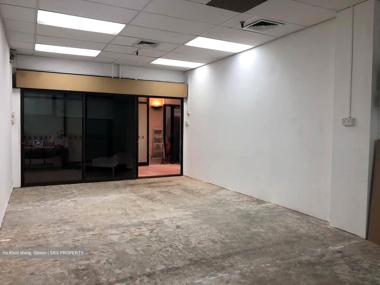 Lucky Plaza (D9), Shop House #571143701